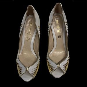 LAMB by GWEN STEFANI